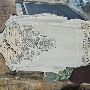 MUDD BOHO COLD SHOULDER TOP SIZE MEDIUM